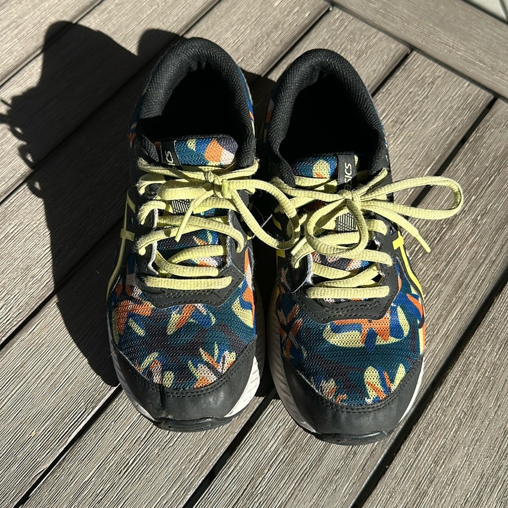 Asics contend big kid 3.5 sneakers